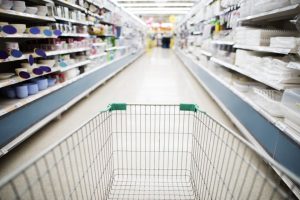 grocery-shopping-cart-supermarket-aisle - Vantree